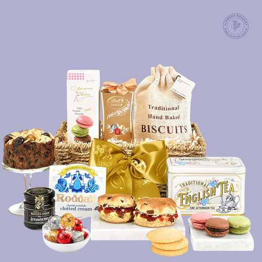 Cotswold Afternoon Tea Basket with Clotted Cream