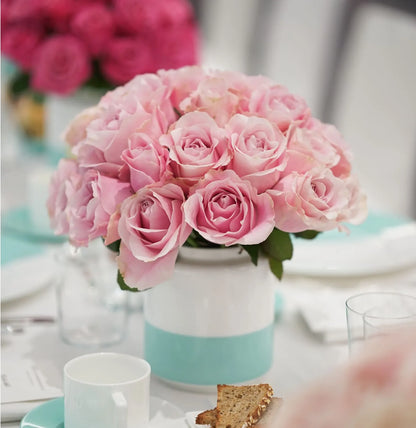 Elegant Rose Dining Table Arrangement